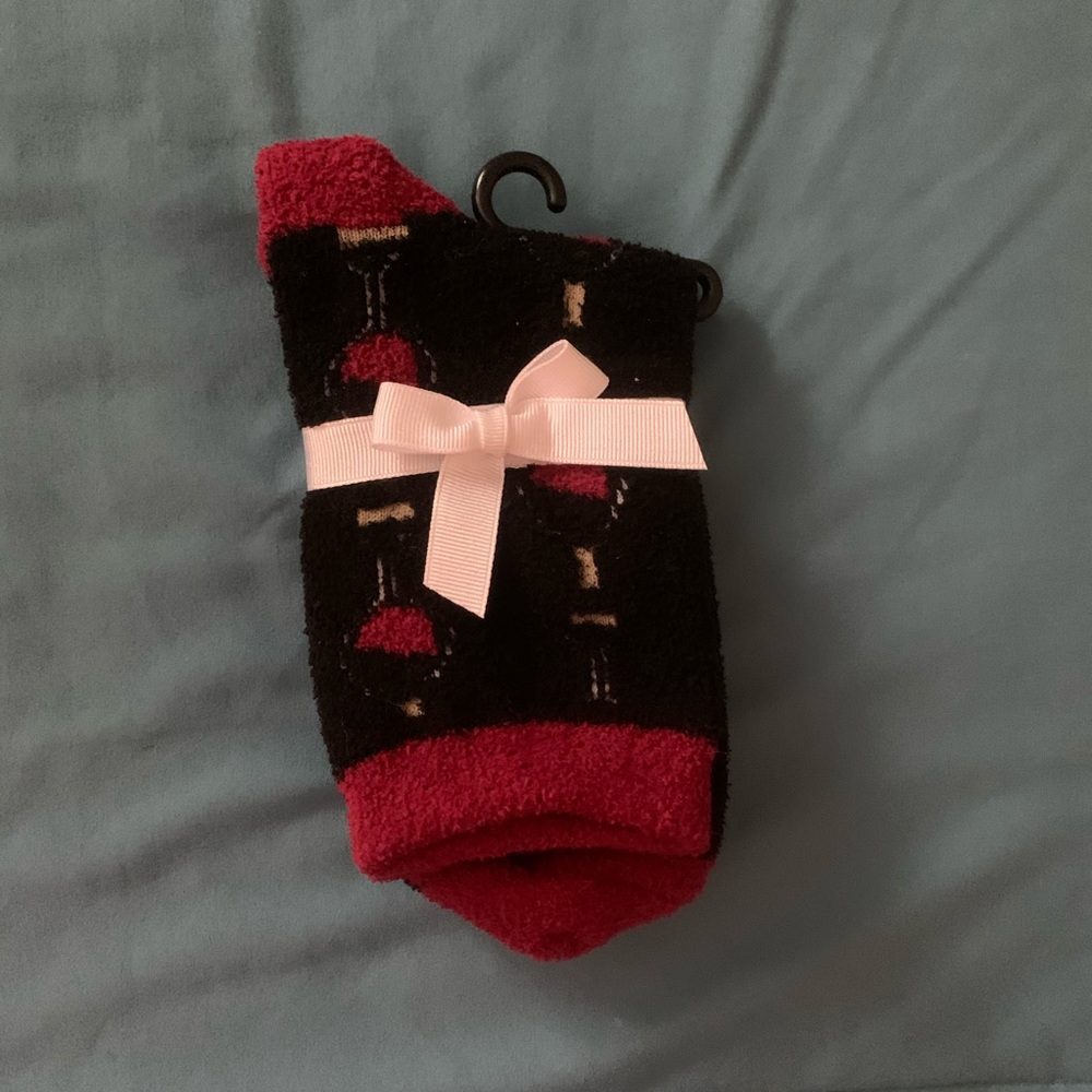 🍷Fuzzy black wine socks!🍷